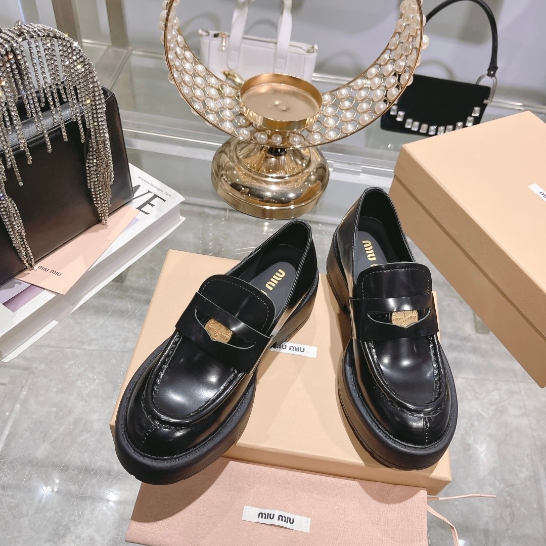 Women's high heels